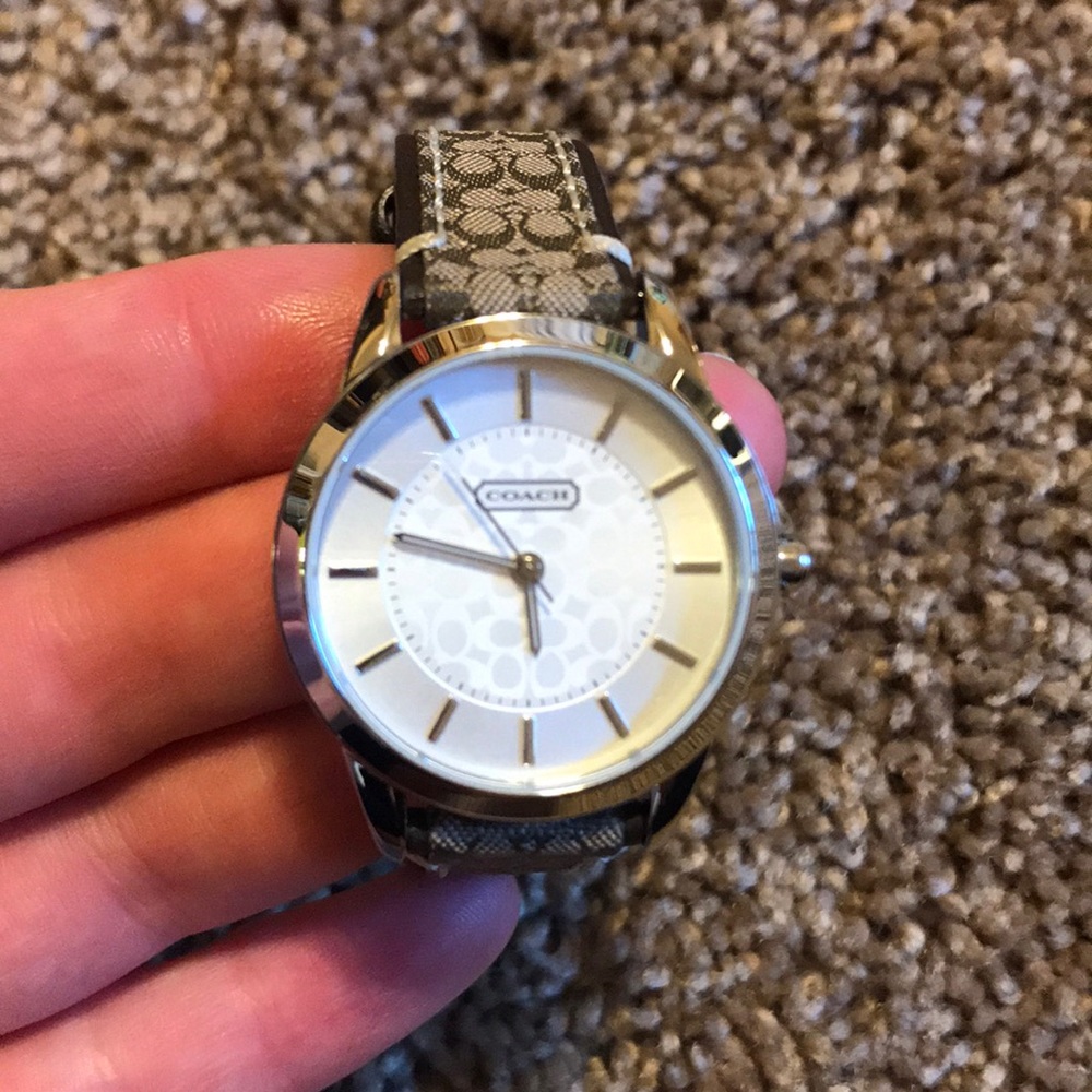 New Coach Watch💛
